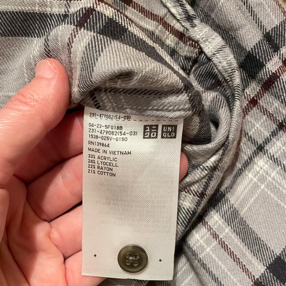 Uniqlo Soft Flannel Skipper Shirt, Size M - Picture 4 of 5